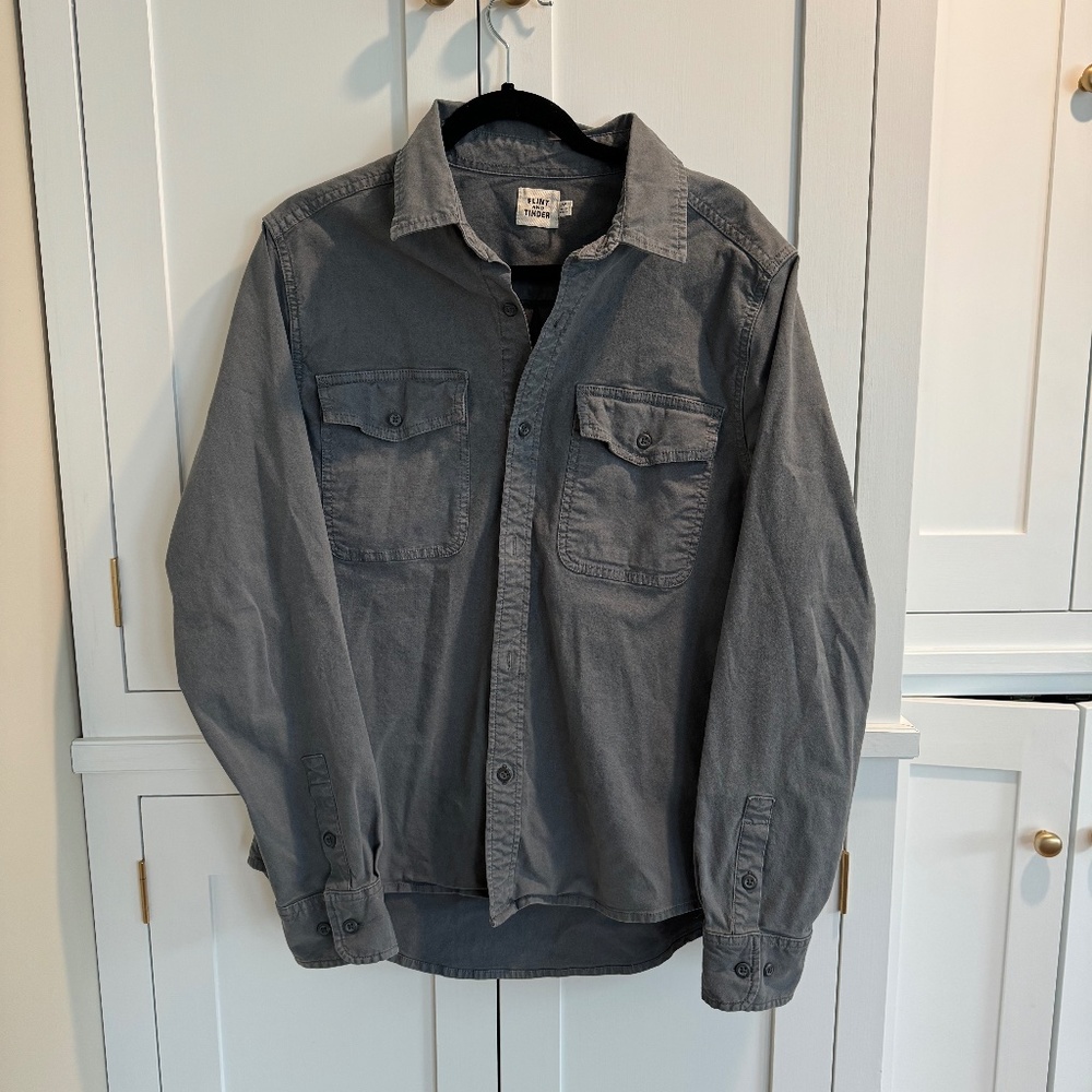 Flint and Tinder Button Up Shirt Size M